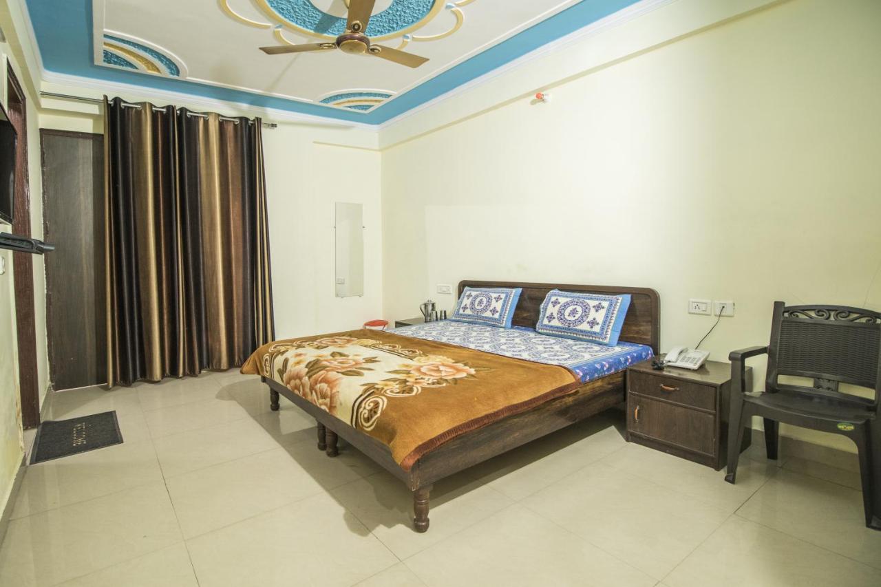 Gopi Dham Ashram,Haridwar>>Dehradun,2 star