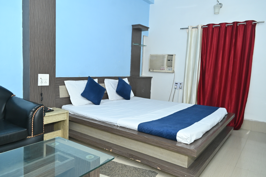 hotel maurya royal
