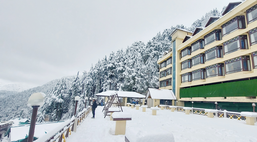 Snow Valley Resorts (Centrally Air Conditioned),Mall Road Dalhousie,4 star