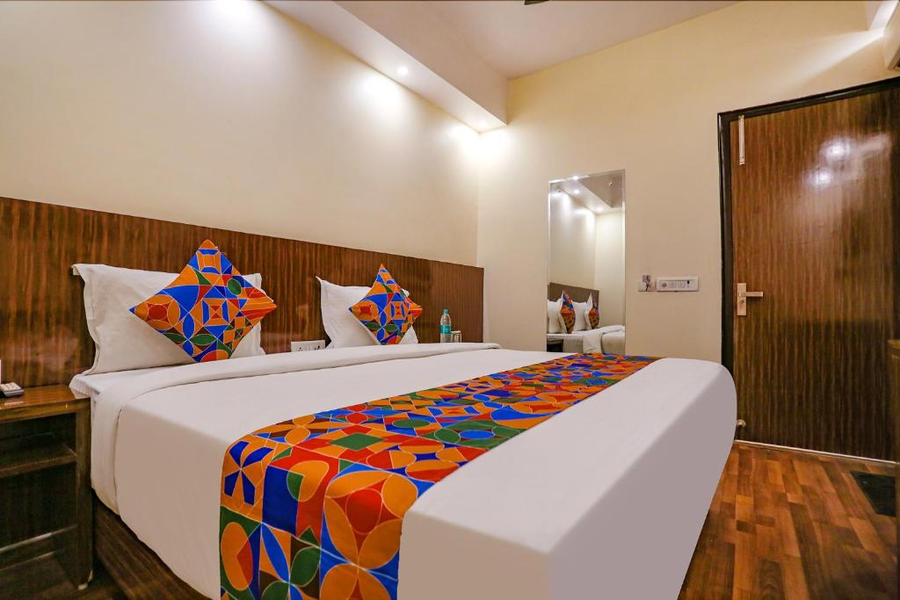 hotel kapashera residency