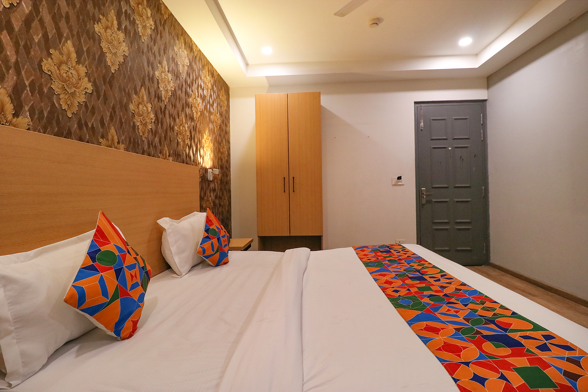 Fabexpress La Serene - Near Yamuna Sports Complex,,3 star
