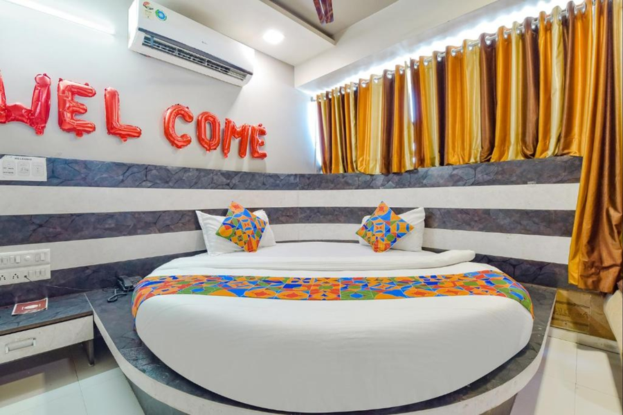 Fabhotel Apollo,5TH FLOOR, KAHAN COMMERCIAL, ABOVE VIJAY SALES, SP RING ROAD, NEAR ODHAV CIRCLE,3 star