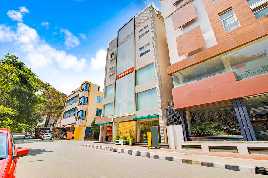 Via Kings Suites Hrbr Layout,,3 star