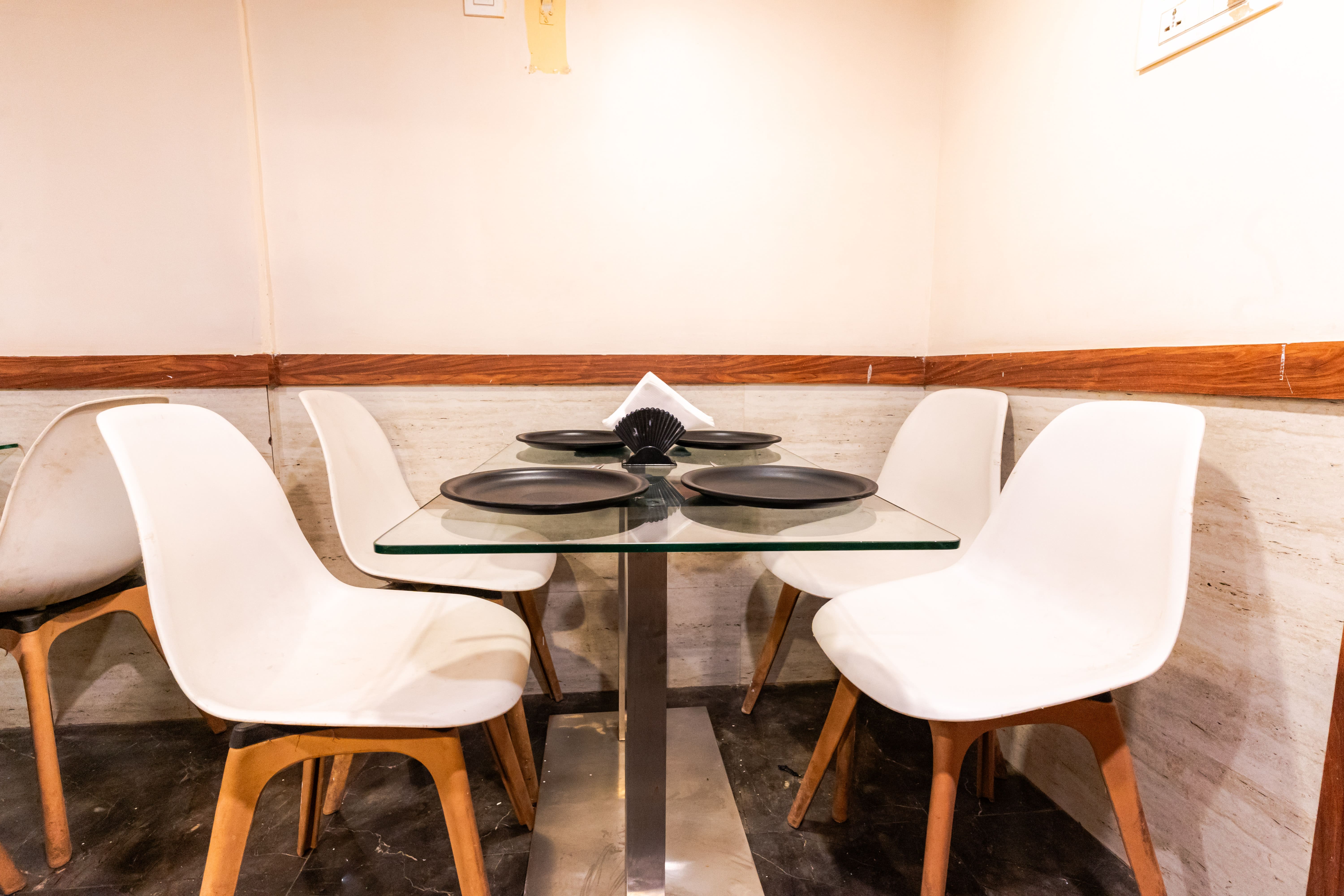 Itsy Hotels Elegant,Mandvi,3 star