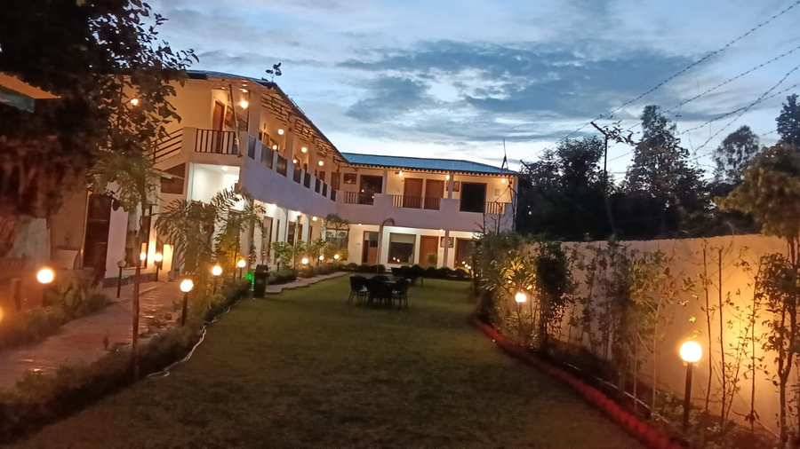 The Jungle Castle Resort,Patkot Road Village Bhalon, Ramnagar, Uttarakhand 244715,3 star