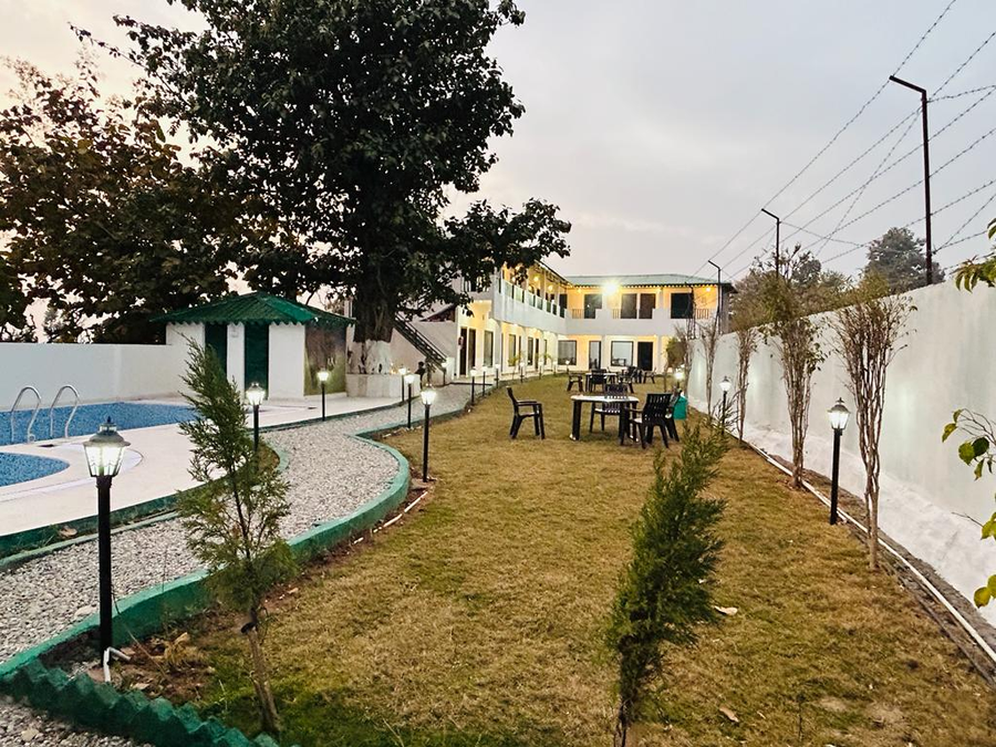 the jungle castle resort