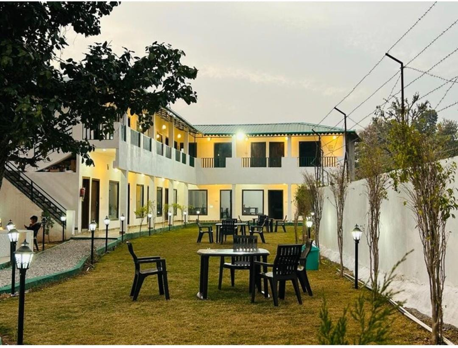 the jungle castle resort