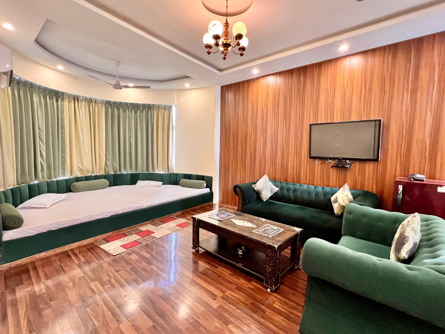 hotel barog heights