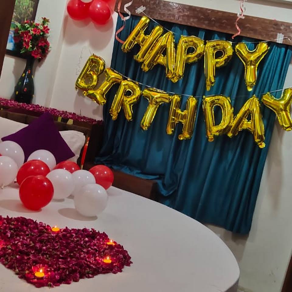 Hotel Karnavati,Ambawadi,3 star