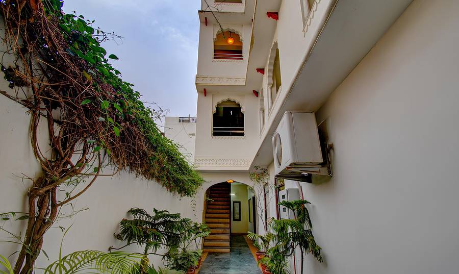 Heritage Utsav Vilas,Hawa Sadak,3 star
