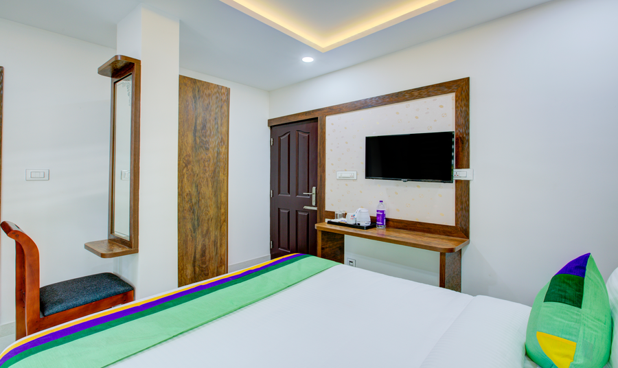 Treebo Love Shore Residency, 290 M From Lakeshore Hospital,Kumbalangi,3 star