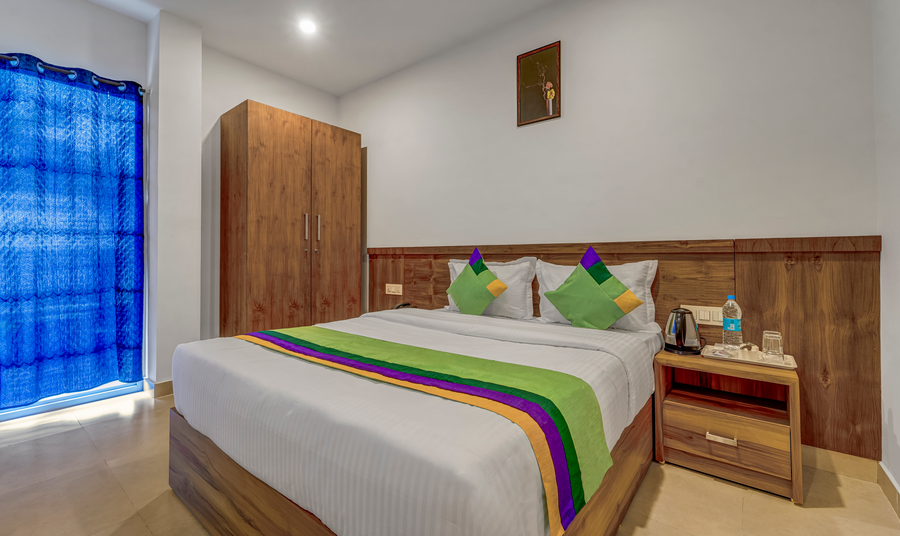 treebo regalia inn civil station
