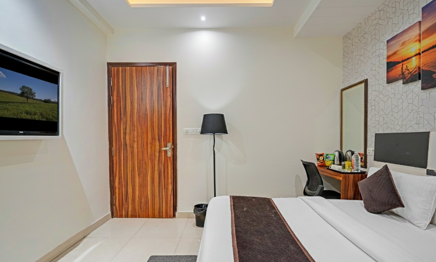hotel church house rohini near metro specious rooms friendly staff most preferred hotel in rohini