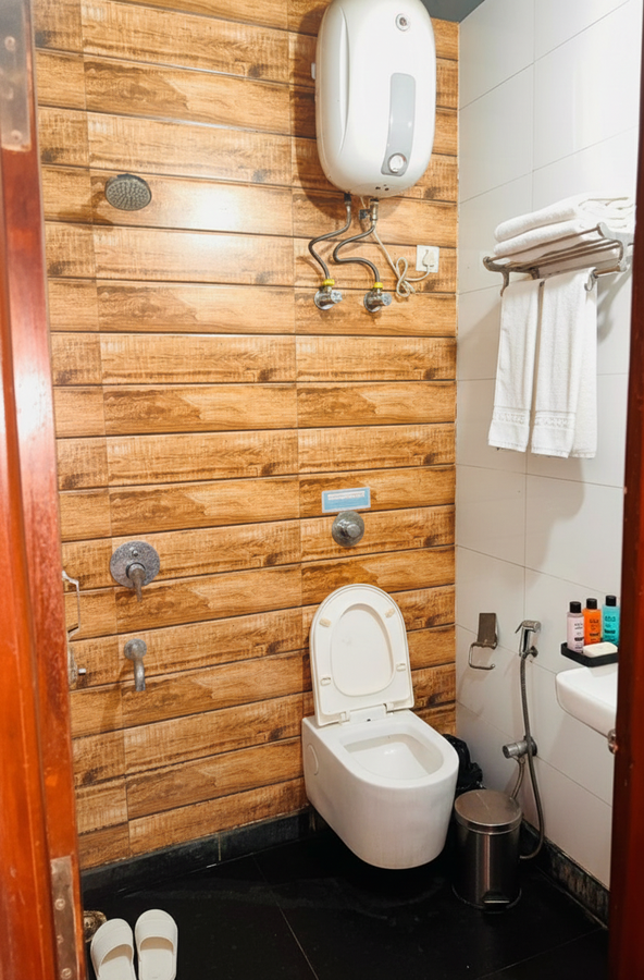 hotel church house rohini near metro specious rooms friendly staff most preferred hotel in rohini