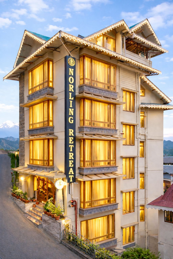 Hotel Norling Retreat,Gandhi Road,3 star
