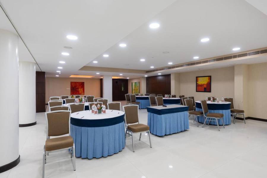 37Th Crescent Hotel,Gandhi Nagar,4 star