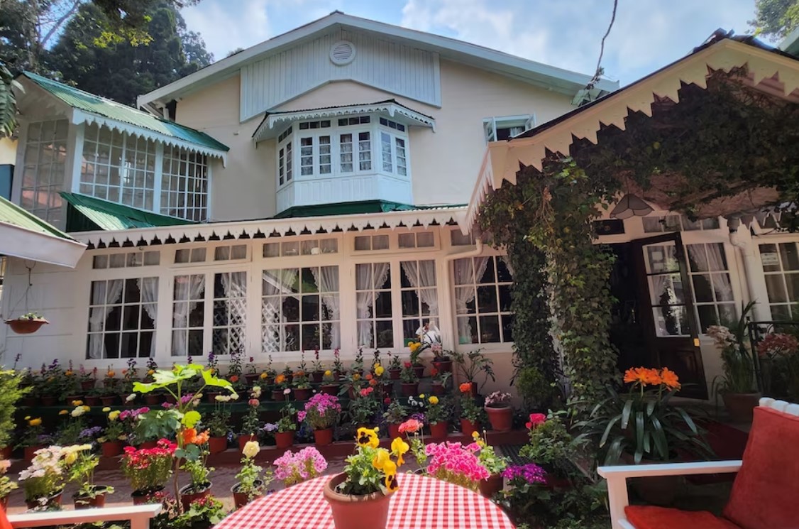 Ivanhoe Hotel - A Heritage Property,Ging Tea Garden>>Darjeeling,3 star