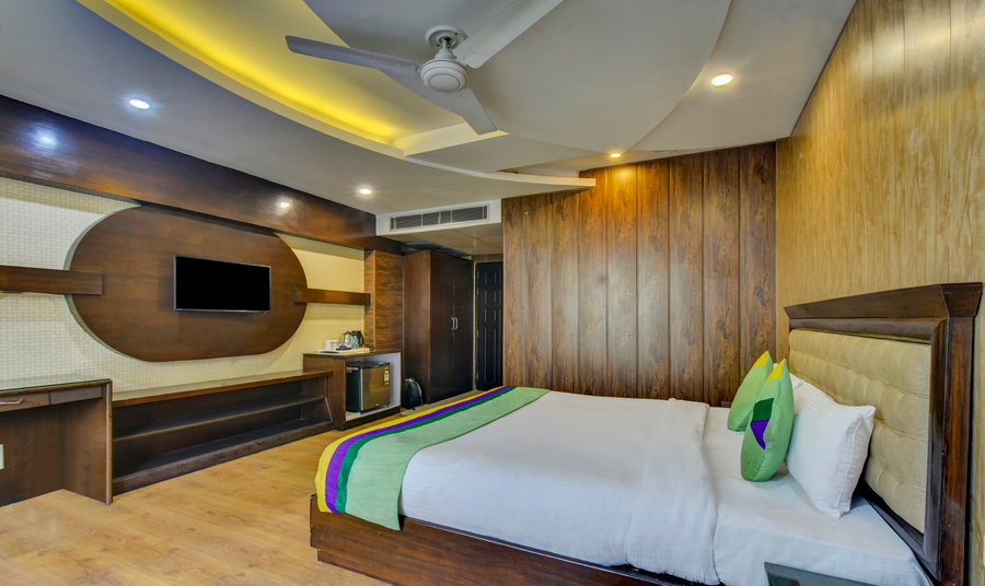 Treebo Elysee, Patel Nagar,1, 4, Saharanpur Rd, Near Mata Wala Bagh, Patel Nagar, Dehradun, Uttarakhand, Patel Nagar, Dehradun, Uttarakhand 248001,3 star
