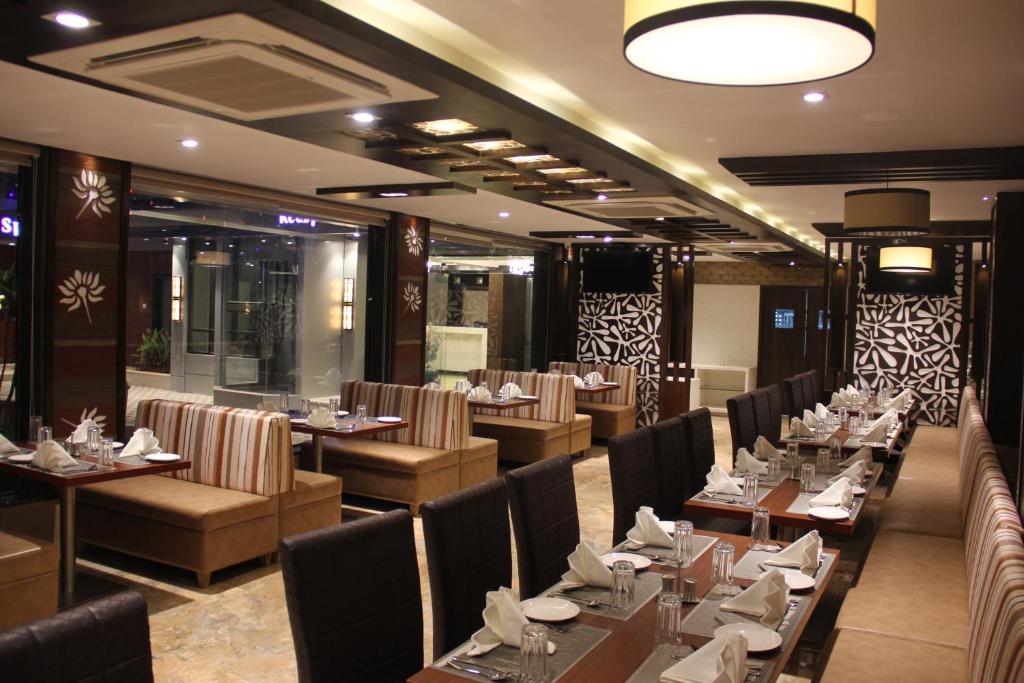 Picaddle The Luxury Boutique Resort,Mahabaleshwar>>Avakali,3 star