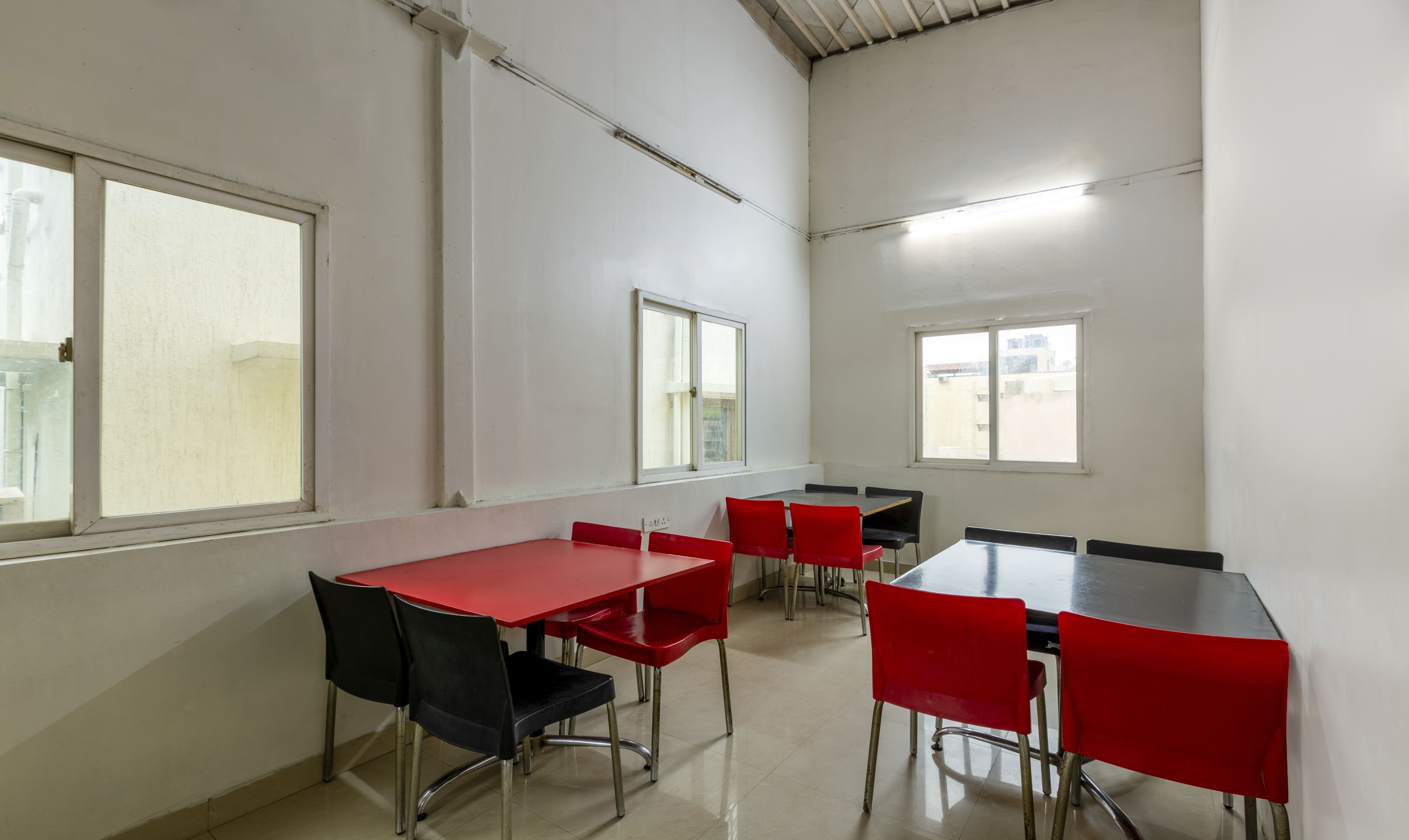 Itsy Hotels Hiland Suites,Malleshwaram>>Bengaluru,3 star