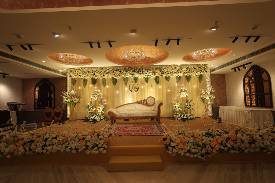 Hotel Cp Palace,Golambar,4 star