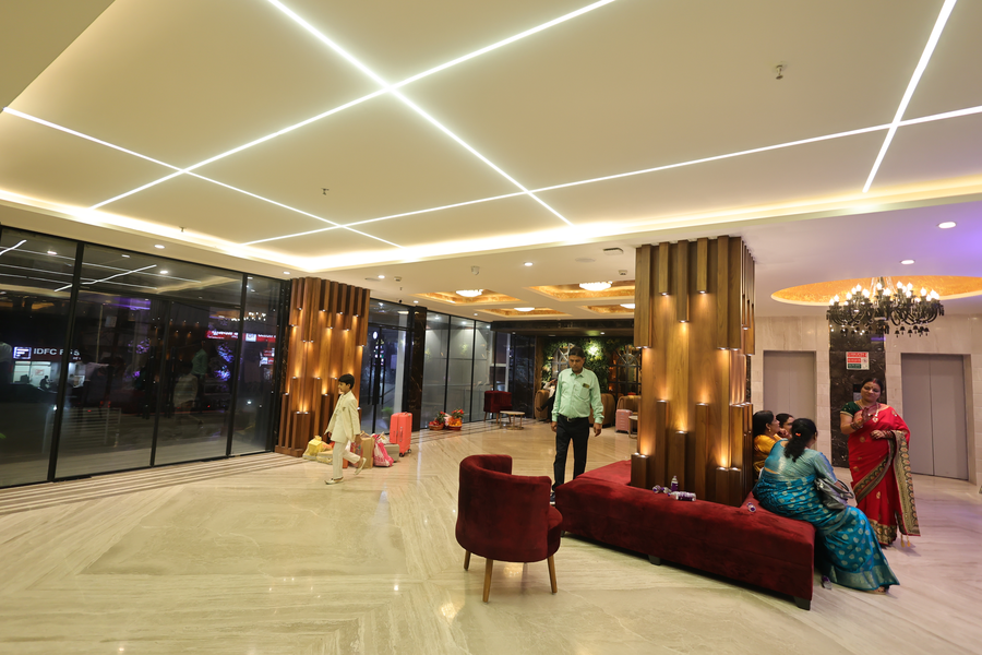 Hotel Cp Palace,Golambar,4 star