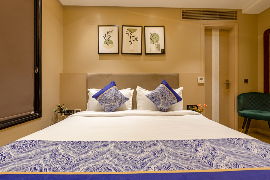 the pratiq luxe paschim vihar