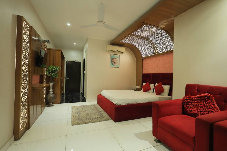 Hotel Grand Sai,New Moradabad,2 star