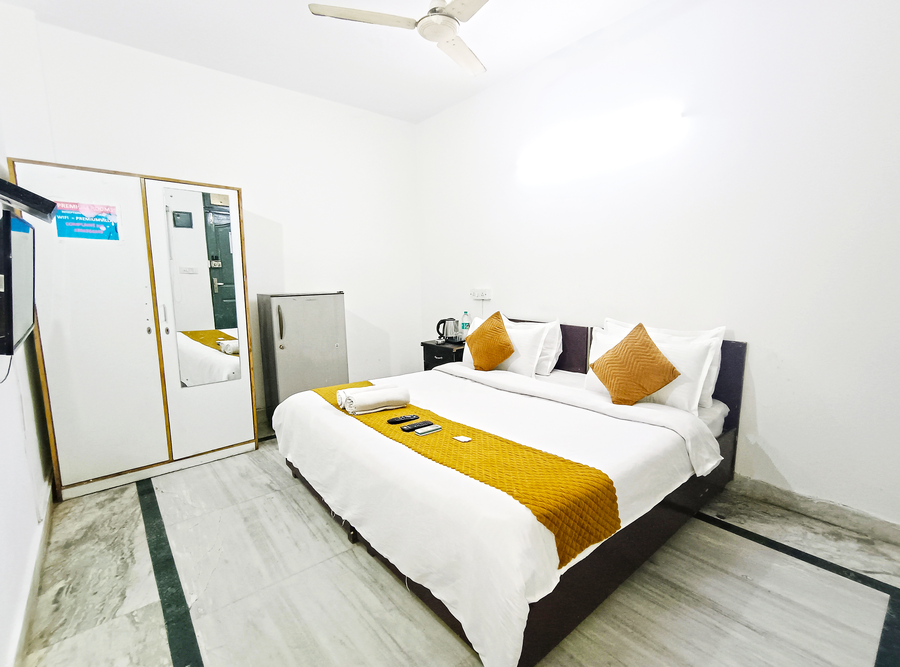 mauryan express hotel hauz khas fort