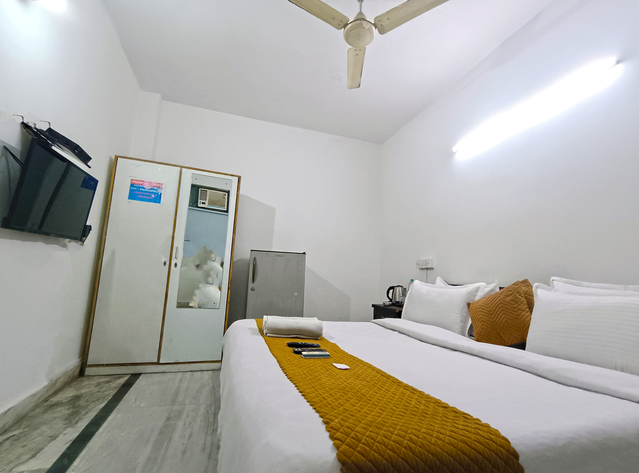 mauryan express hotel hauz khas fort