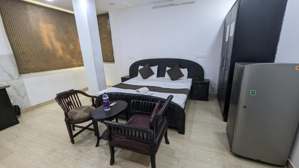 mauryan elite hotel lajpat nager