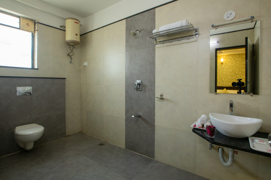 Hotel Rk Renaissance,Nehru Nagar,3 star