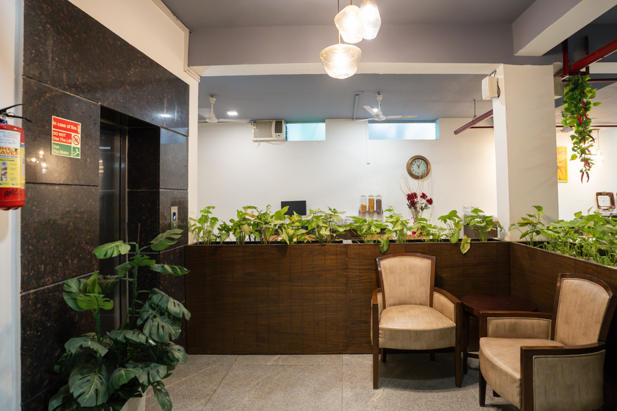 Ahuja Residency City Centre,B-707, Sushant Lok Phase I, Sector 43, Gurugram, Haryana 122009,3 star