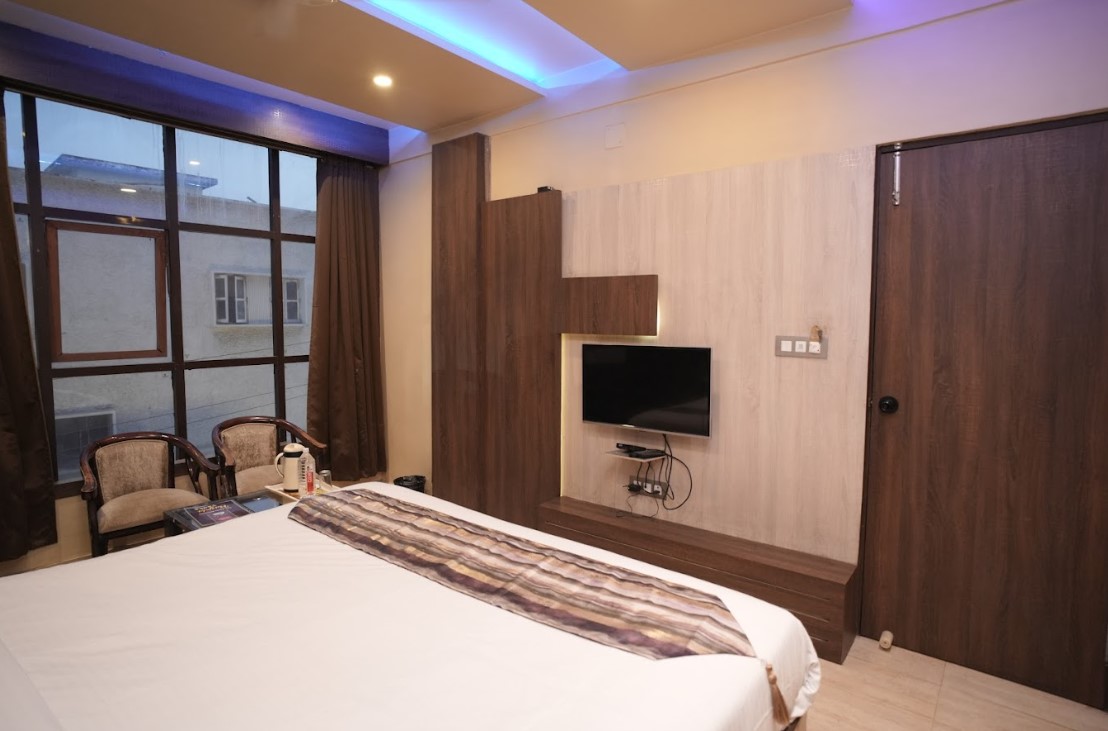 hotel rajkamal near varanasi railway station