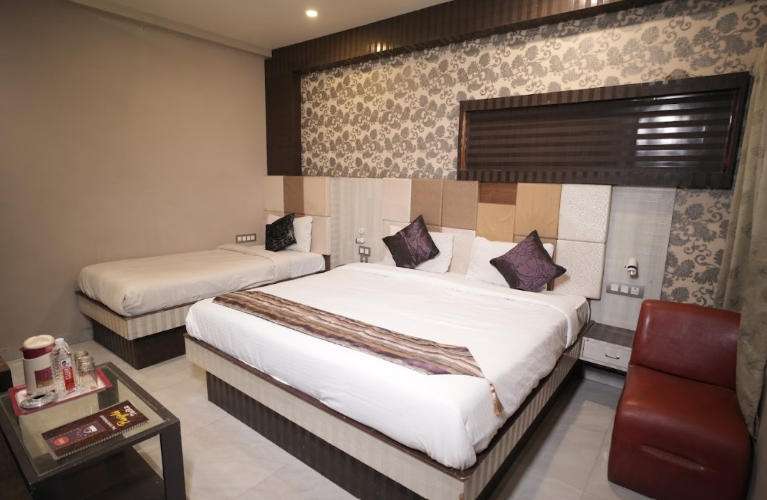 hotel rajkamal near varanasi railway station