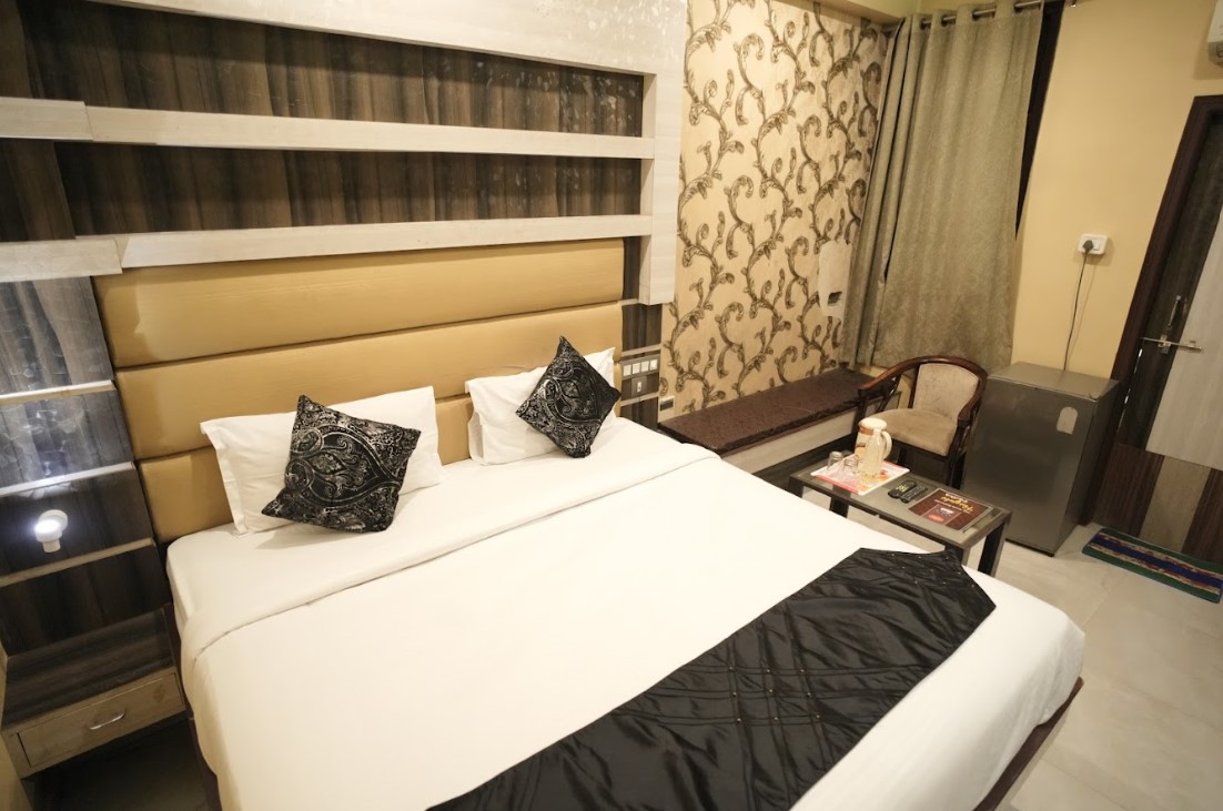 hotel rajkamal near varanasi railway station