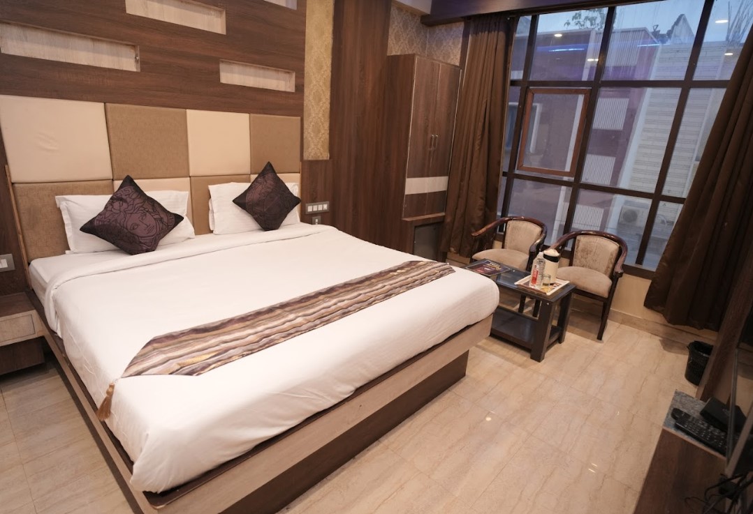 hotel rajkamal near varanasi railway station