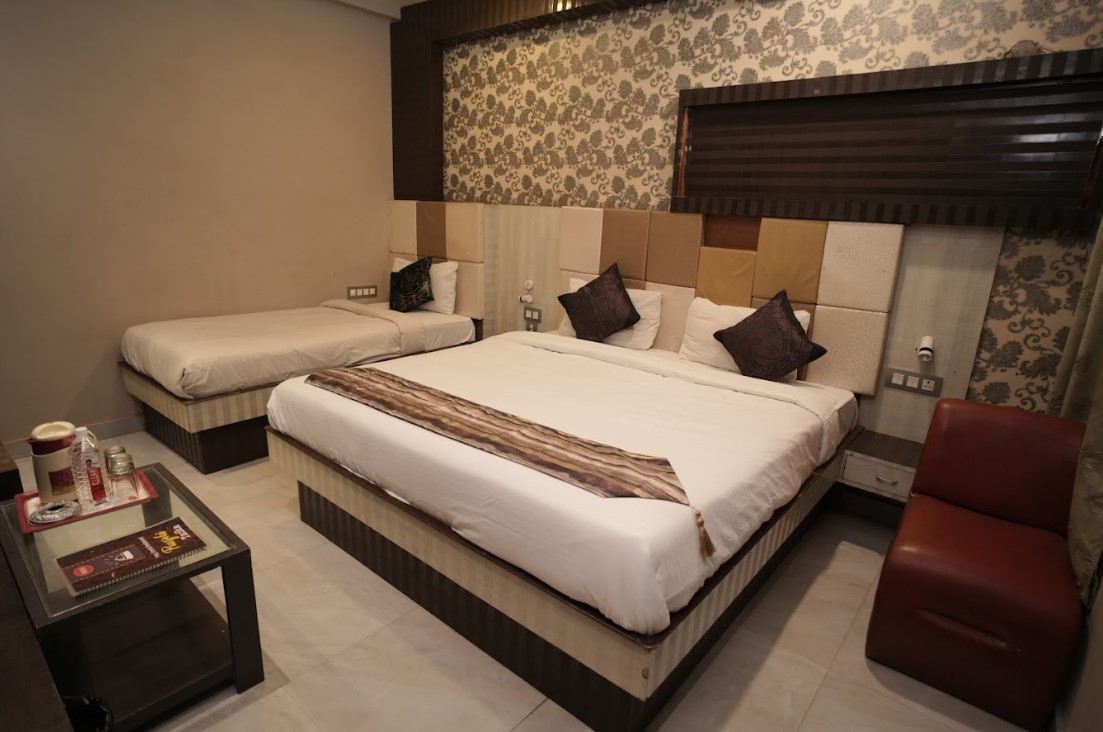 hotel rajkamal near varanasi railway station
