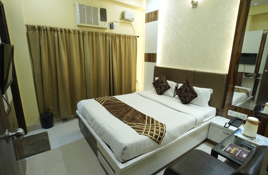 hotel rajkamal near varanasi railway station