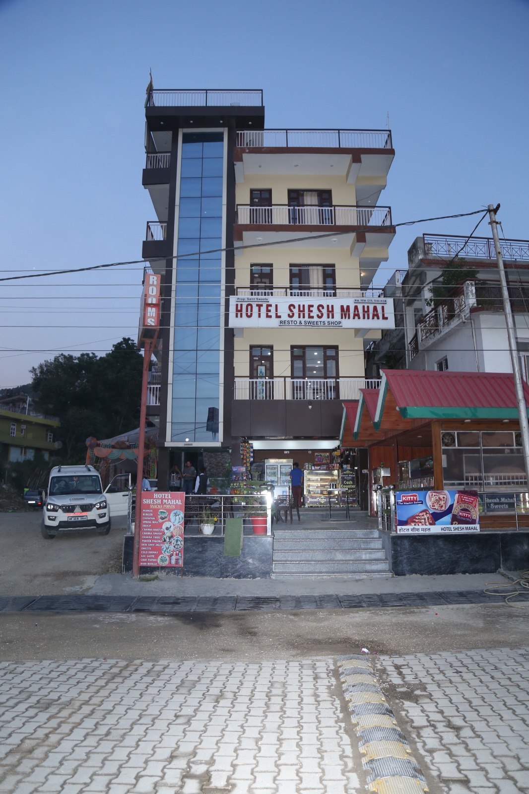 Hotel Sheesh Mahal