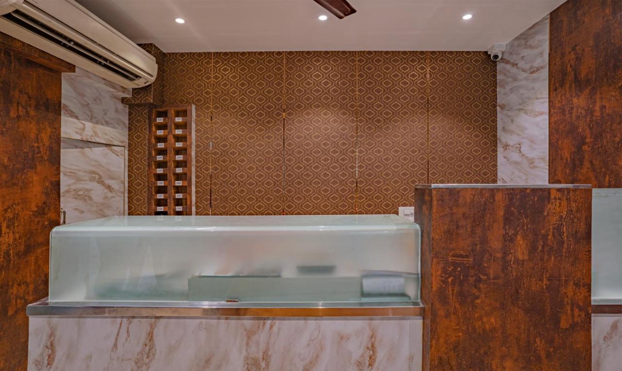 Treebo Atithi Inn Malad,105, 1St & 2Nd Floor, Above Hotel Aditi Fast Food & Restaurant, S.V. Road, Opp Malad Shopping Centre, Malad West, Mumbai, Maharashtra - 400064,3 star