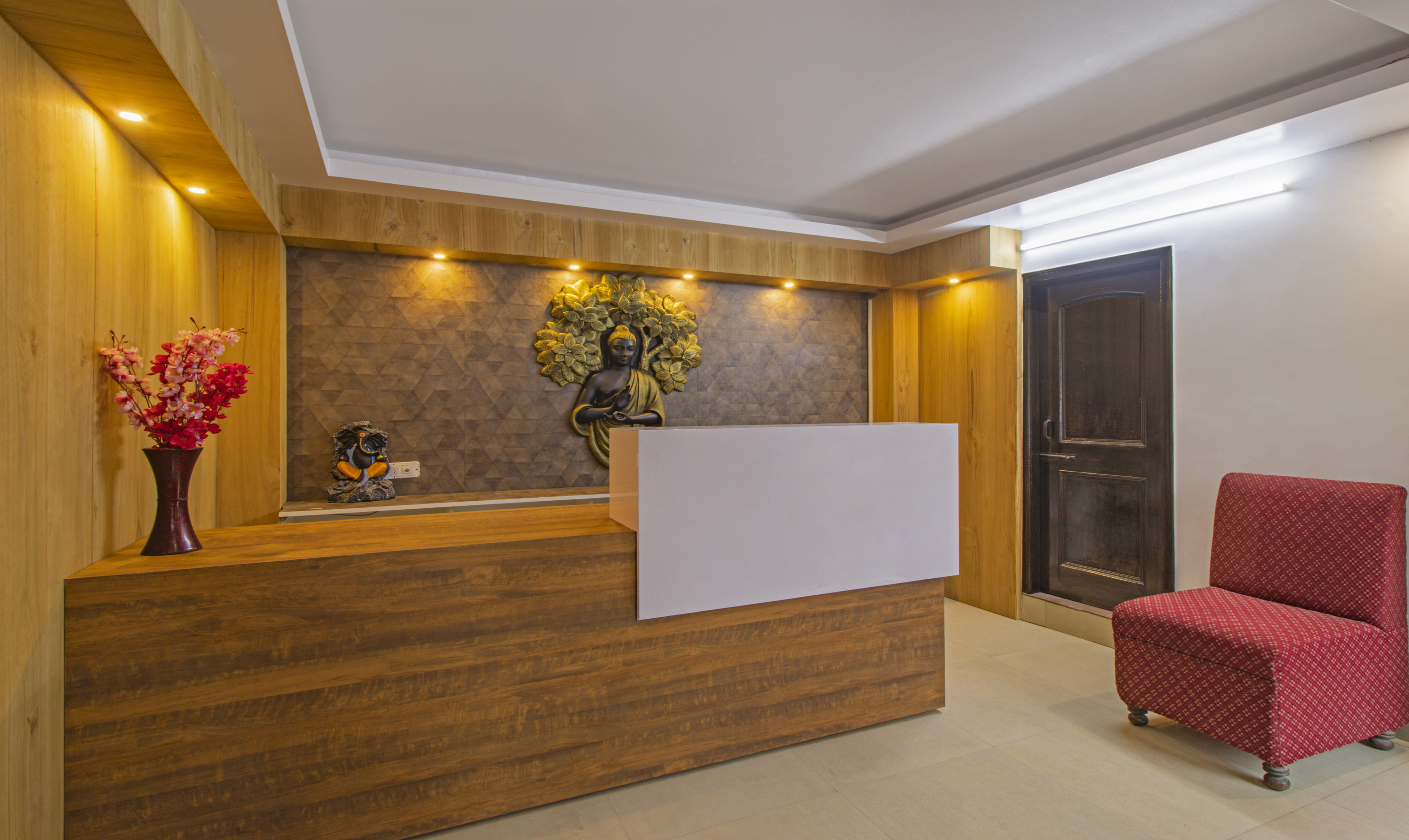 Hotel Peak View, 300 Mts From Mall Road,Mall Rd,3 star