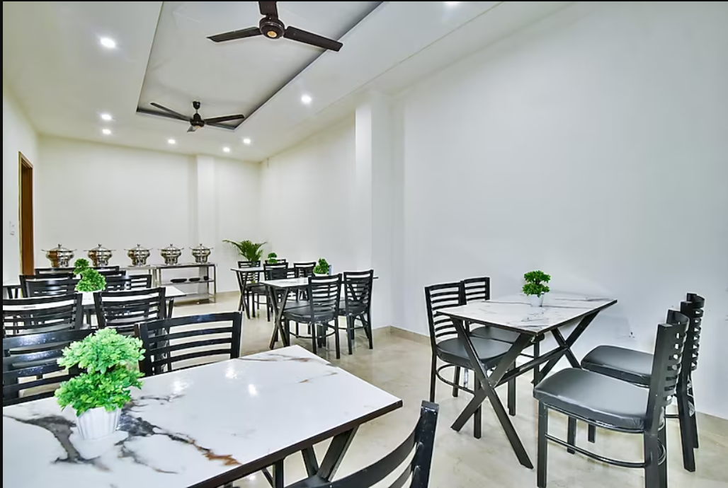 Hotel Holy View,Hall Bazar,3 star