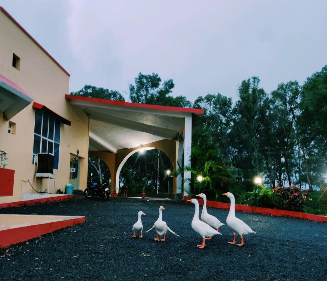 tgi jahaj mahal hotel