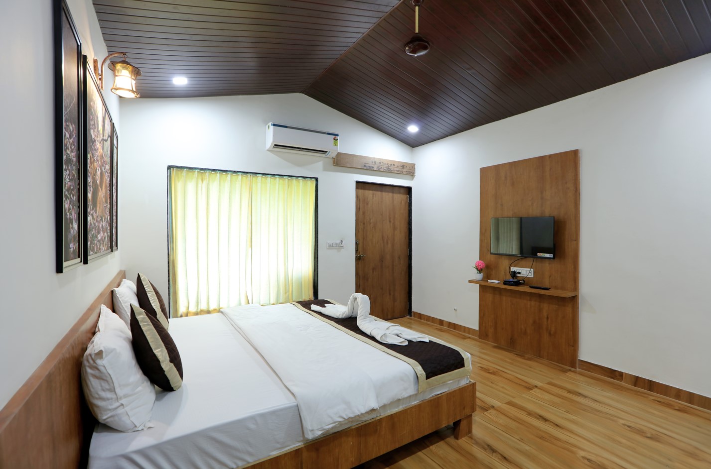 gir night resort