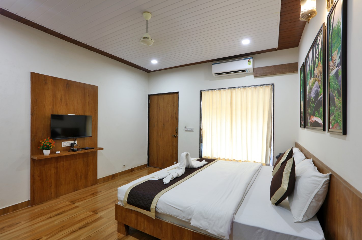 gir night resort
