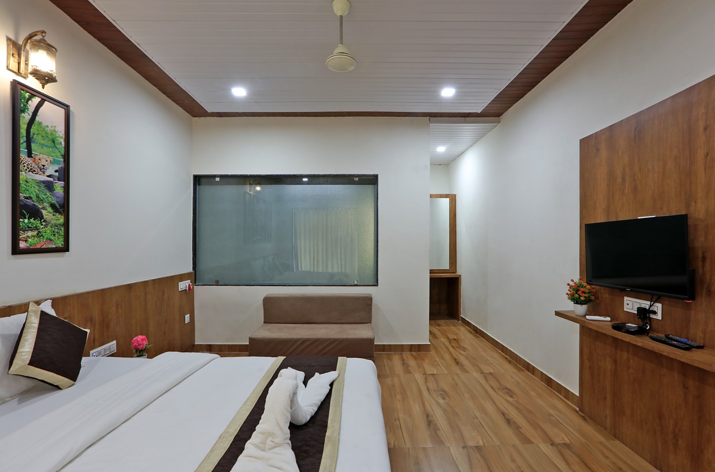 gir night resort