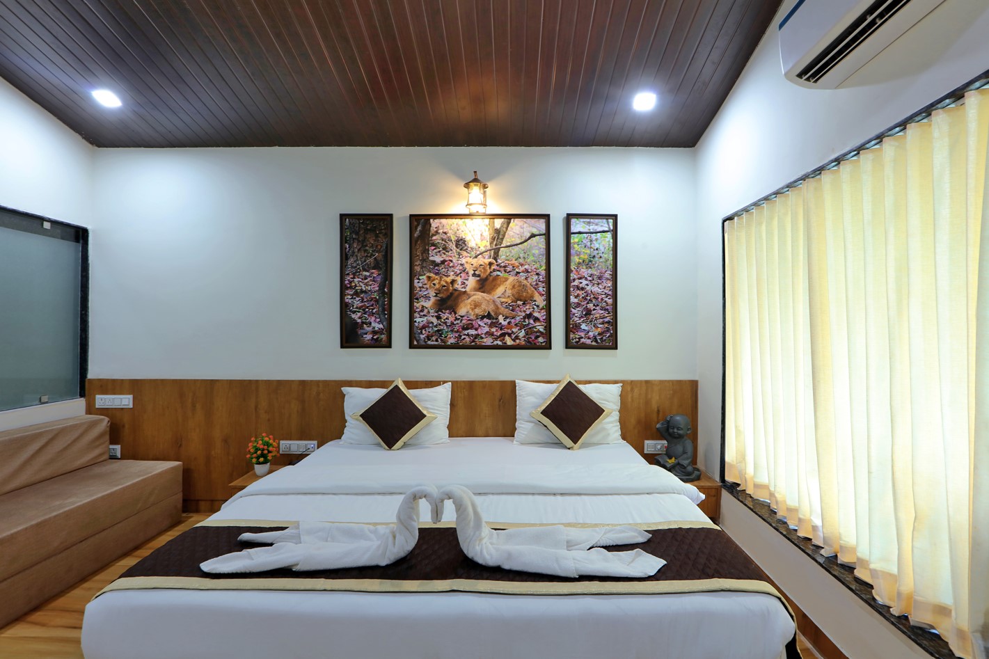 gir night resort