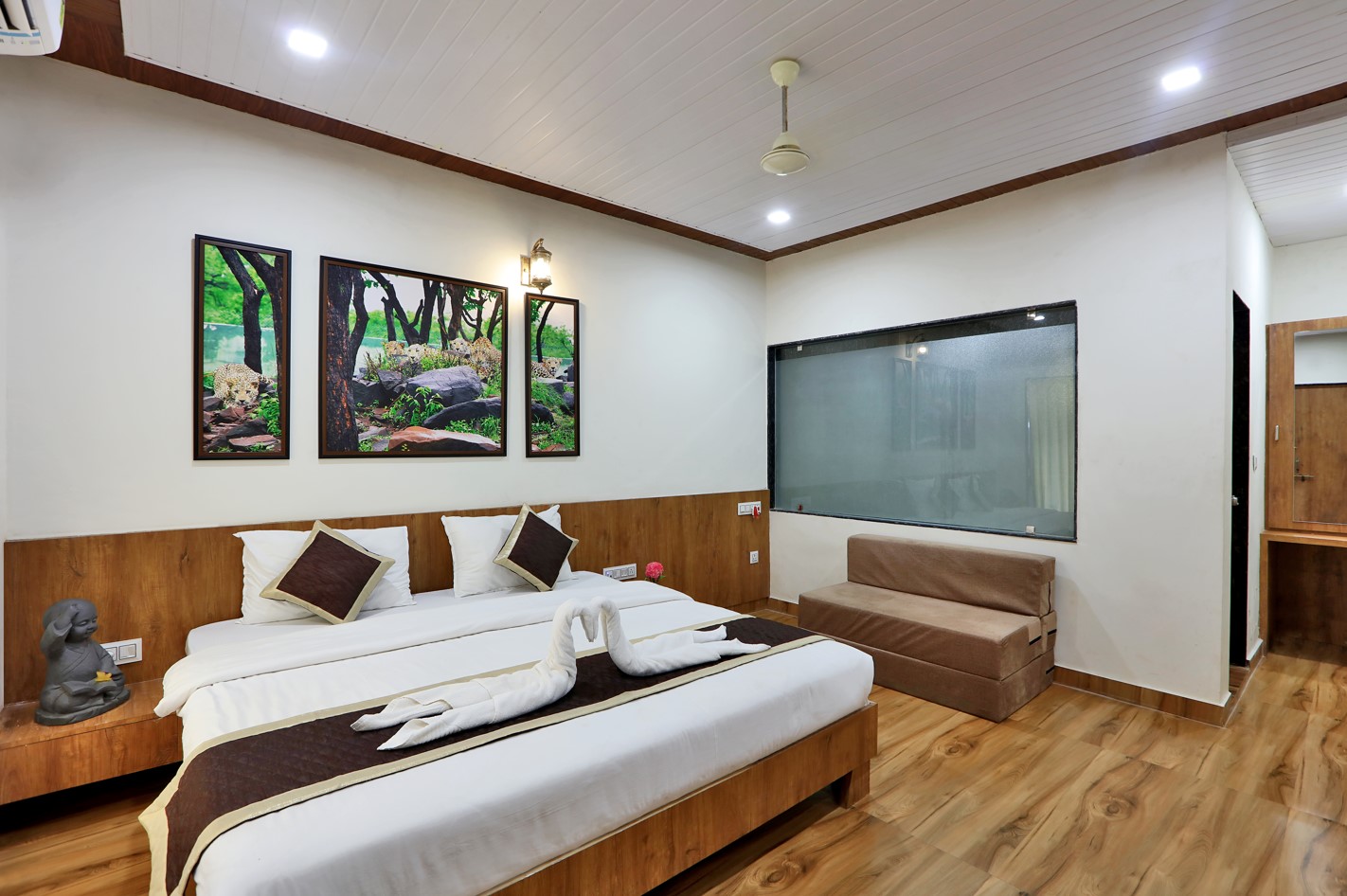 gir night resort