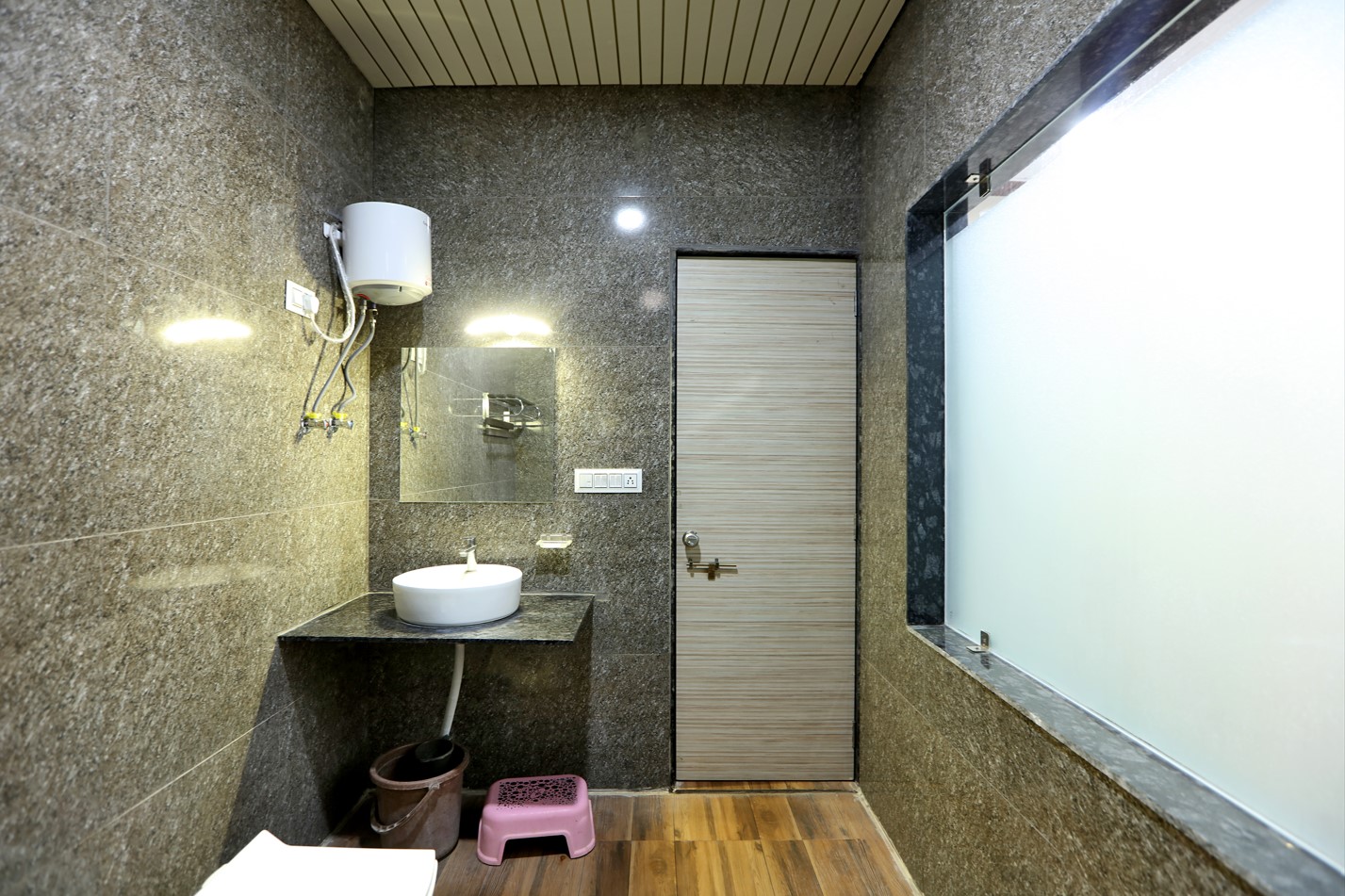 gir night resort